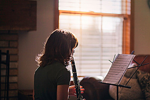 女孩,单簧管,练习,窗户