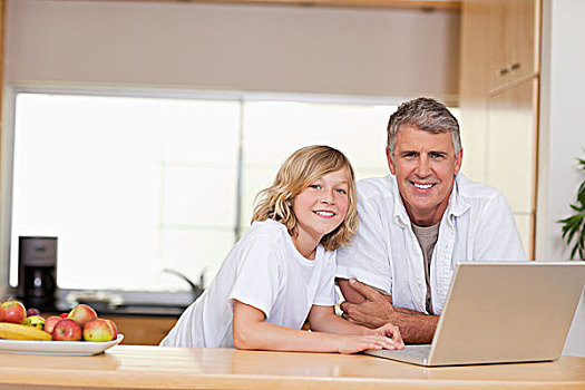 微笑,父子,笔记本电脑