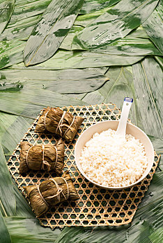 端午节传统美食糯米粽子
