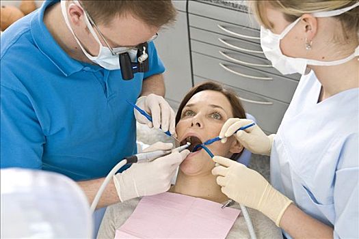 牙医,牙科护士,病人