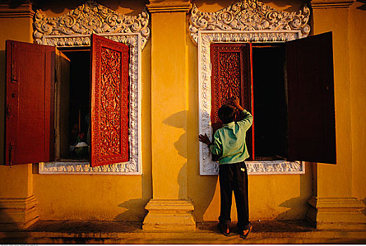 男人,描绘,百叶窗,金边,柬埔寨