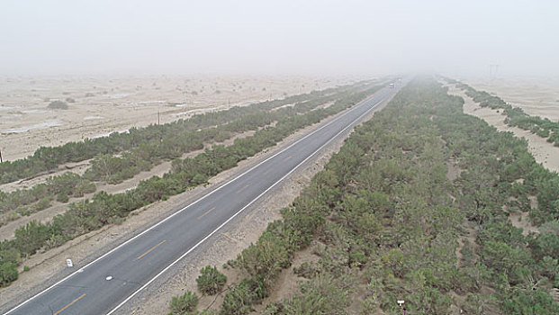 塔里木盆地沙漠公路