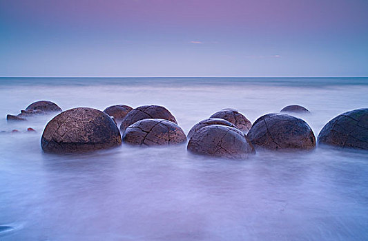 波浪,洗,上方,石头,海滩