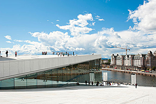 现代建筑,斜面,人,走,屋顶,新,歌剧院,房子,奥斯陆,挪威,斯堪的纳维亚,北欧,欧洲
