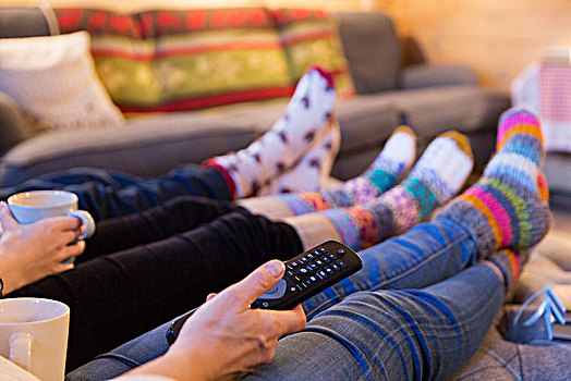 家庭,彩色,袜子,放松,看电视,客厅