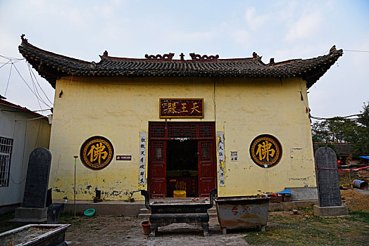 河南省驻马店市上蔡县蟾虎寺,蔡侯被囚处