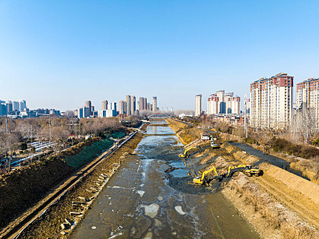 江苏东海,河道生态治理施工忙