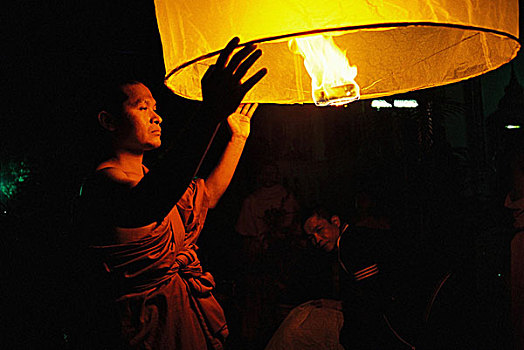 僧侣,灯笼,漂浮,天空,象征,手势,高处,泰国,七月,2000年