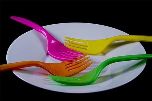 四个,彩色,叉子,盘子
