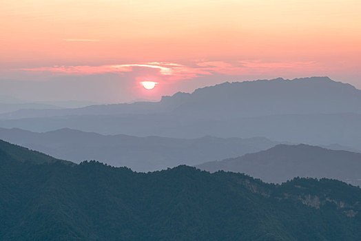 重庆万盛黑山谷的落日风光