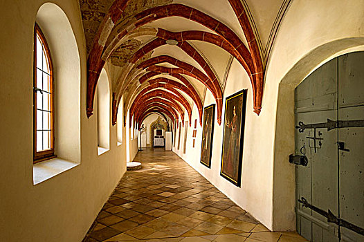 回廊,倾斜,墙壁,本笃会修道院,齐姆高,上巴伐利亚,巴伐利亚,德国,欧洲