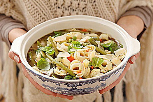 蔬菜浓汤,意大利式水饺