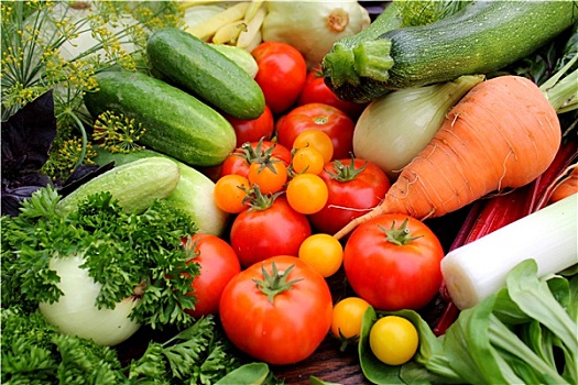 新鲜,蔬菜,黄瓜,胡萝卜,夏南瓜,洋葱,药草