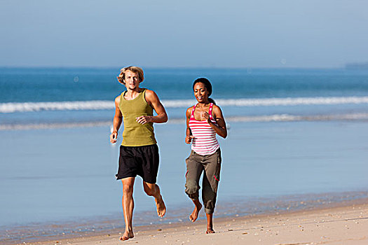 年轻,运动,情侣,白人,男人,美国黑人,女人,慢跑,海滩