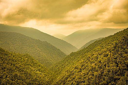 黑龙江凤凰山秋景