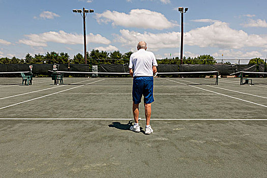 后视图,老人,网球场
