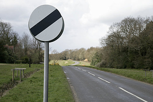 限速标识,乡间小路,英格兰