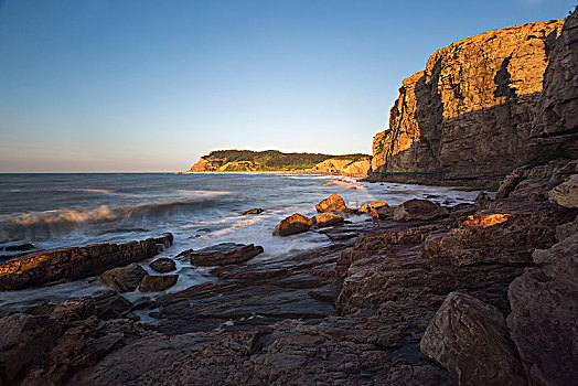 烟台长岛海边巨浪