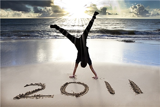 新年快乐,海滩,日出,男青年,拿大顶,庆贺