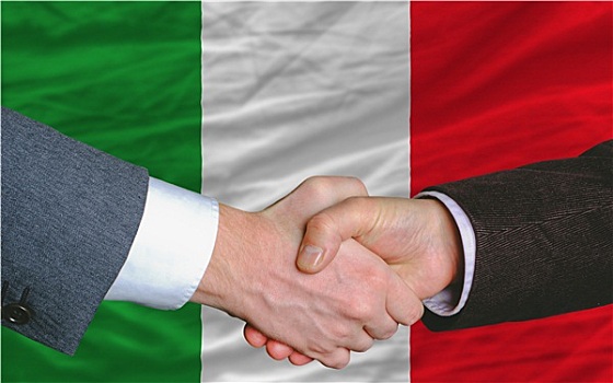 商务人士,握手,交易,正面,意大利,旗帜