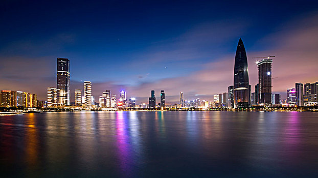 中国广东深圳南山后海湾都市夜景