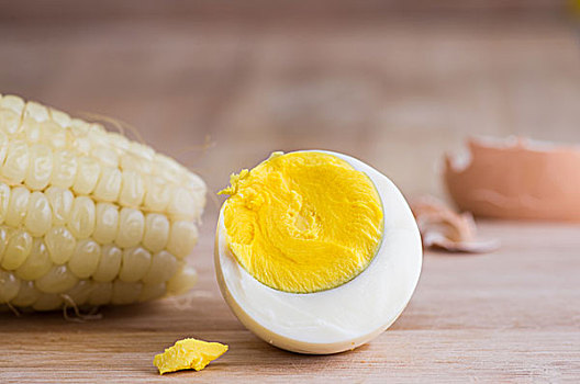 鸡蛋与玉米
