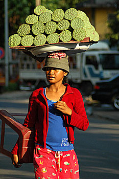 女孩,销售,荷花,荚,小路,城市,种子,流行,餐食,金边,柬埔寨,十二月,2006年