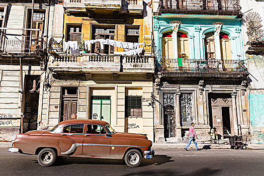 老爷车,正面,古建筑,哈瓦那,古巴