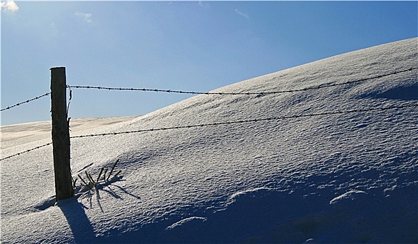 冬天,山