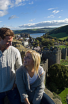 英国,北威尔士,伴侣,享受,老,牢固,城镇,墙壁,城堡,河,后面