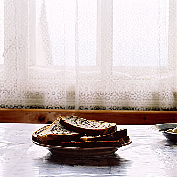 窗户,室内,罗马尼亚,农舍,白色,帘,蛋糕,盘子,桌子,塑料制品,桌布,五月,2006年