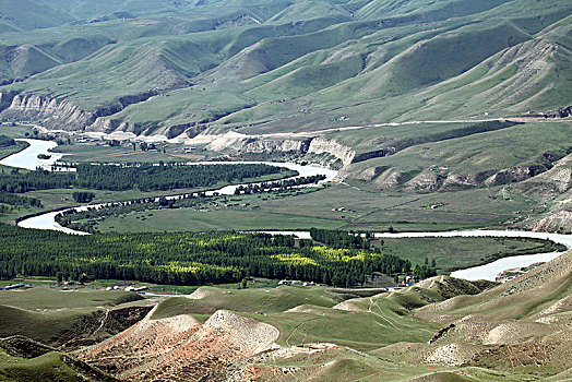 阔克苏大峡谷山间盆地