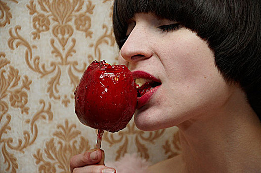 女人,吃,糖渍,苹果