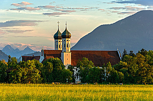 大教堂,本笃会修道院,本尼特伯扬,后面,右边,阿尔卑斯山,背影,多,山脉,上巴伐利亚,巴伐利亚,德国,欧洲