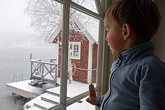 孩子,向外看,窗,冬天,白天,瑞典