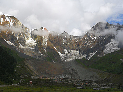 西藏318,317大峡谷冰川