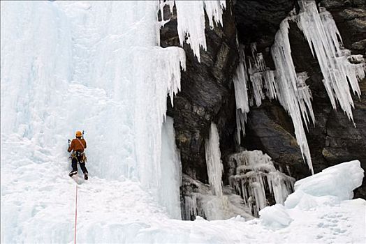 男人,攀冰,冰瀑,国家公园,不列颠哥伦比亚省,加拿大