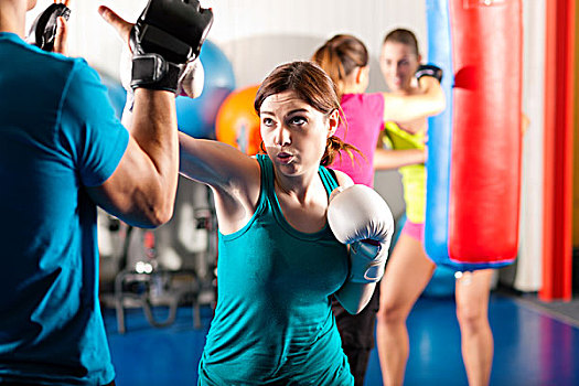 女人,拳击手,击打,训练,协助