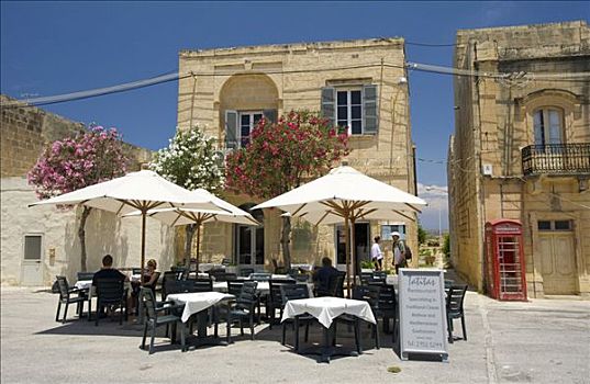 街头咖啡馆,大教堂,马耳他