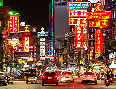 道路,唐人街,霓虹灯,夜晚,人,汽车,商业街,广告牌,夜生活,曼谷,泰国,亚洲