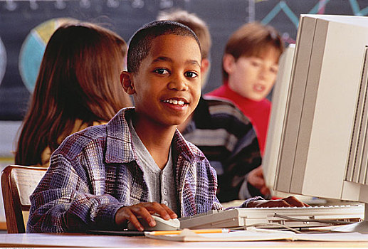 男孩,肖像,用电脑,教室