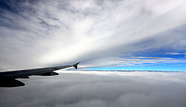 划破长空