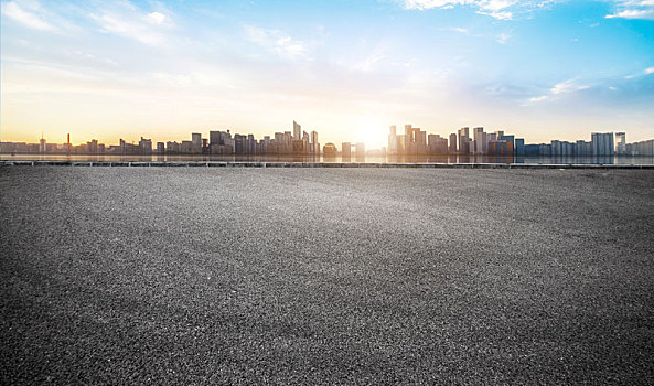 汽车广告背景,公路和现代城市建筑