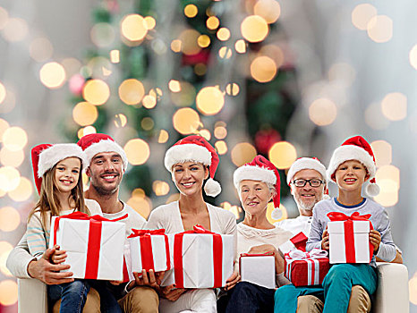家庭,高兴,休假,人,概念,幸福之家,圣诞老人,帽子,礼盒,坐,沙发,上方,圣诞树,背景