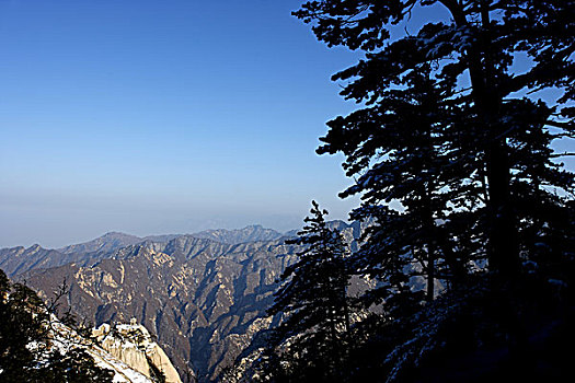 陕西-西岳华山群山环抱的下棋亭