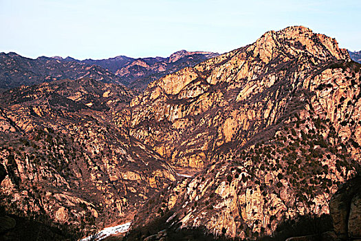 险峻的山峰