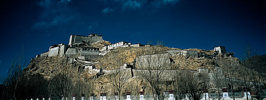 西藏日喀则山南地区宗山遗址