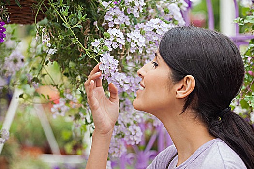 女人,嗅,拿着,花,花卉商店