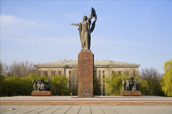 巴比亚尔纪念碑图片