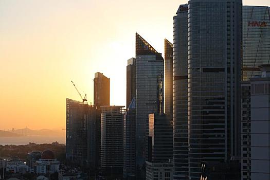 中国山东青岛市南区城市夜景